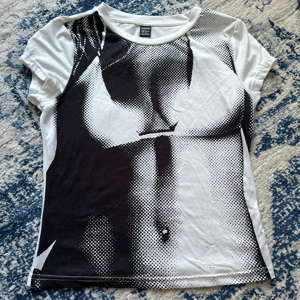 SHEIN Black and White Graphic Fitted T-Shirt